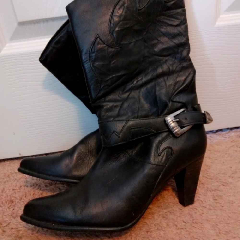 Ladies leather boots